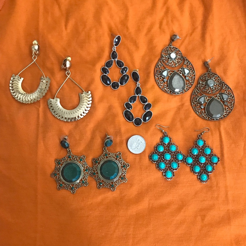 Bundle of earrings